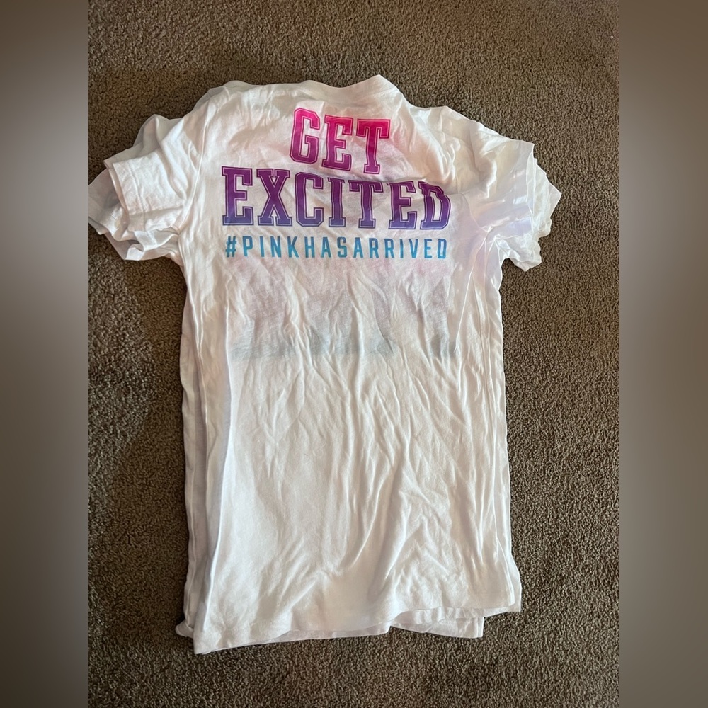 NWOT limited edition Victoria’s Secret PINK tees - Picture 4 of 5